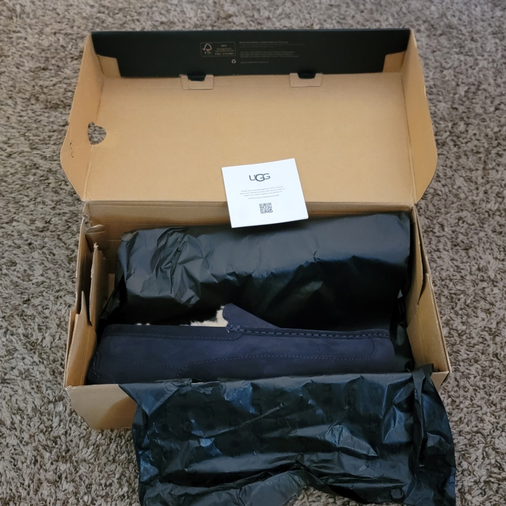 UGG ASCOT SLIPPERS
